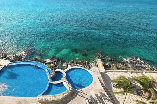Affordable Luxury w/ Sunset Views El Cantil 7BN