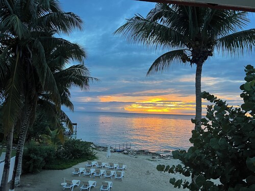 Diver's Paradise!  3 Bdrm True Oceanfront! 2A