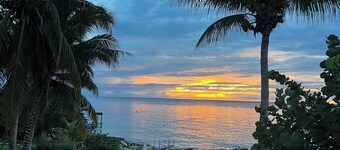 Diver's Paradise!  3 Bdrm True Oceanfront! 2A