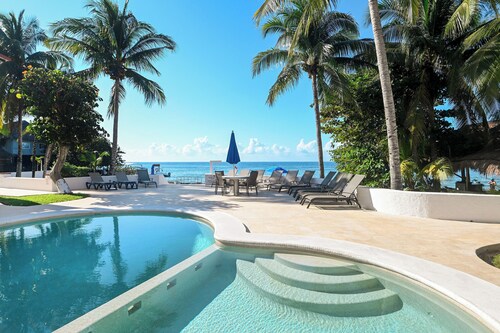 Diver's Paradise!  3 Bdrm True Oceanfront!