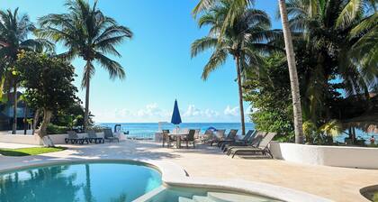 Diver's Paradise! 3 Bdrm True Oceanfront!