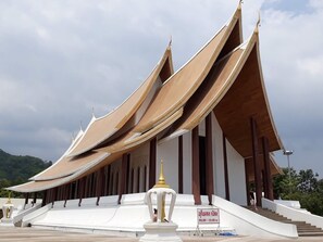 Exterior - Fantastic 4-bed pool villa flooded with light and air (Nong Khon Hin Lek Fai)