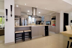 Fridge, microwave, oven, stovetop - Ocean Views at Peninsula Grand 1A (San Miguel de Cozumel)