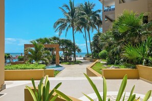Property grounds - El Faro Oceanfront!  2 Bdrm Ground Floor C101 (Playa del Carmen)