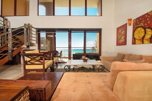 Televisión y oficina 