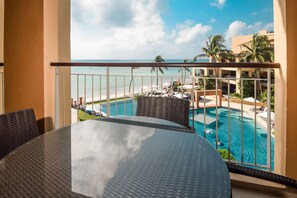 Outdoor dining - Huge Savings on Oceanfront El Faro! S304 (Playa del Carmen)