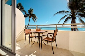 Outdoor dining - Best Value 2BR Oceanfront at Ocean Plaza 12 (Playa del Carmen)