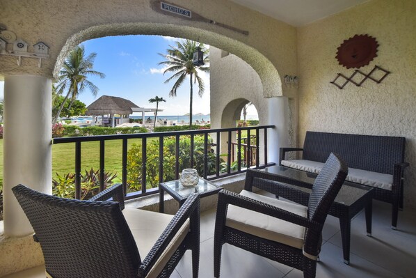 Property grounds - Xaman Ha 2 Bdrm Oceanfront Retreat! 7005 (Playa del Carmen)