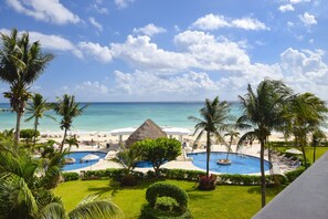 Pool - Great Rates at Xaman Ha Oceanfront 2 Brdm 7206 (Playa del Carmen)