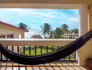 Property grounds - Deluxe 3BR Oceanfront Xaman Ha 7212 Condo (Playa del Carmen)