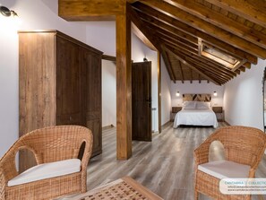 6 bedrooms, iron/ironing board, Internet, bed sheets