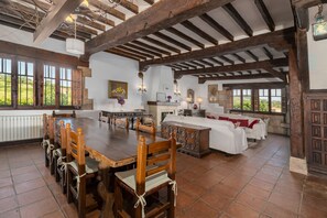 Dining - Spectacular manor house inside Santillana de Mar (Santillana del Mar)
