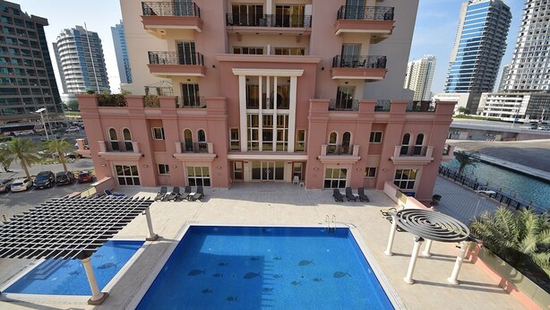 Outdoor pool - European Building (Dubai)