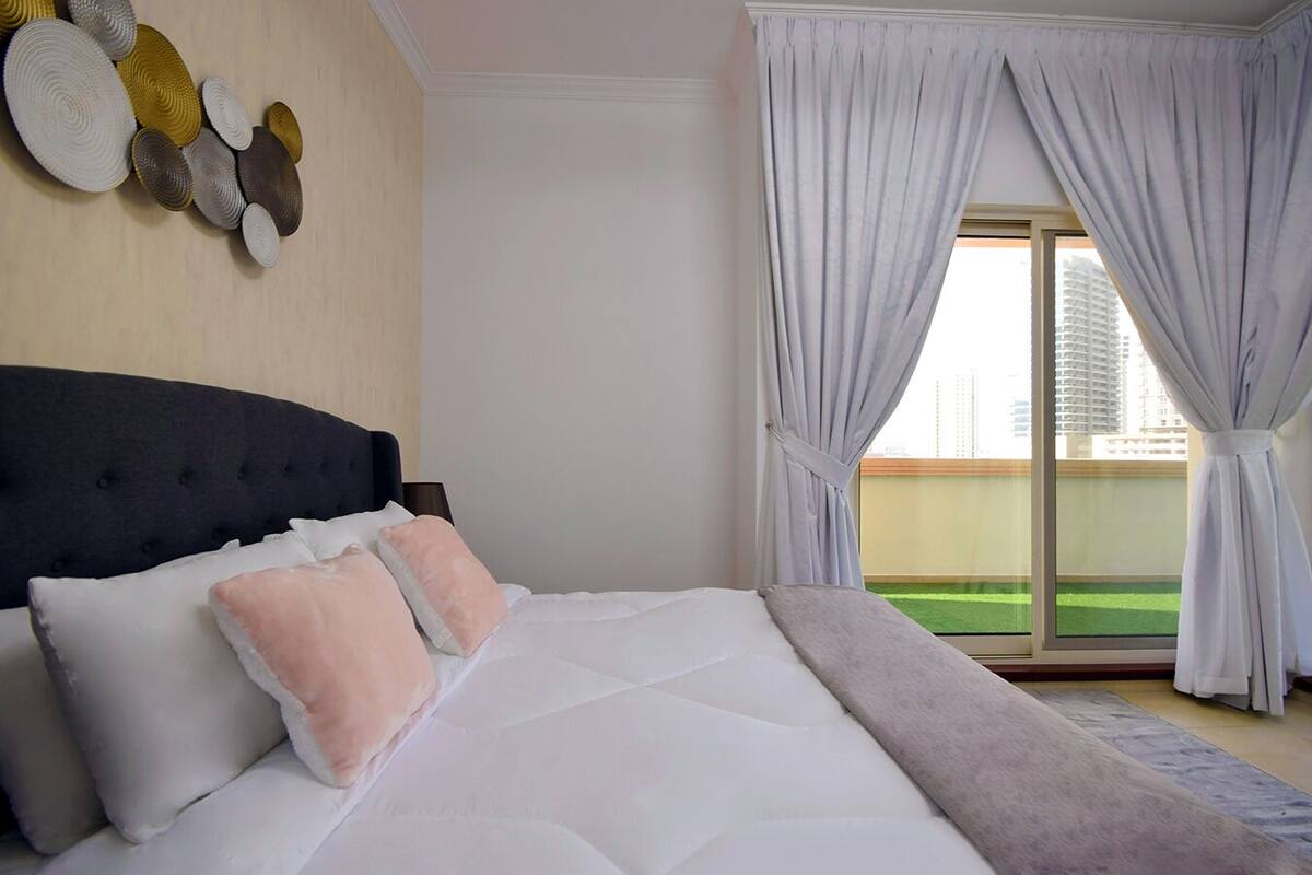 Standard Apartment, 1 Bedroom, Pool Access, Canal View