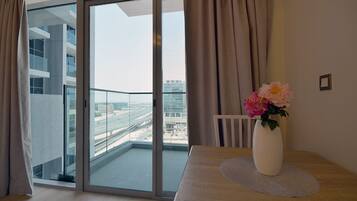 Standard Studio, Pool Access | Free WiFi