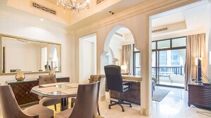 Standard Apartment, 1 Bedroom, Pool Access - Souk Al Bahar (Dubai)