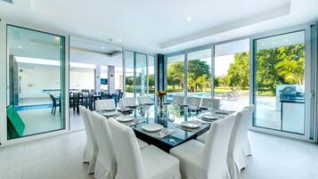 Villa | Living area
