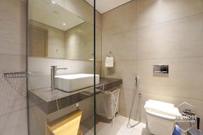 Bathroom - Oxford (Dubai)