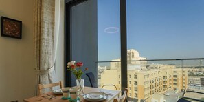 스탠다드 스튜디오, 수영장 이용, 수영장 전망