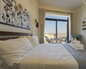 스탠다드 스튜디오, 수영장 이용, 수영장 전망