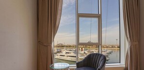 Standard-Apartment, 2 Schlafzimmer, Poolzugang, Meerblick | 2 Schlafzimmer