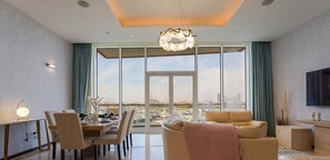 Standard-Apartment, 2 Schlafzimmer, Poolzugang, Meerblick | Wohnbereich