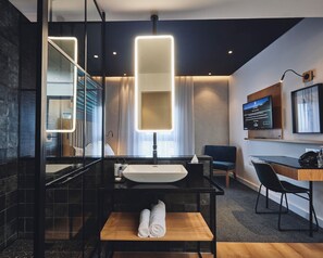 Superior-Zimmer (Piazza Facing) | Hochwertige Bettwaren, Zimmersafe, Schreibtisch