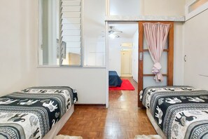 2 chambres, fer et planche à repasser, Wi-Fi gratuit, draps fournis