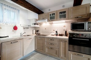 LA TAVERNA | Private kitchen | Fridge, microwave, oven, stovetop - LA TAVERNA (Torricella Taverne)