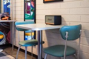 Deluxe Room, 1 King Bed, Non Smoking (Dining Table;Larger Room;with Sofabed) | Free WiFi, bed sheets