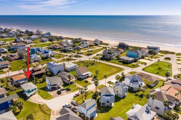 Exterior - Beach Blanket Bungalow in Pirates Beach-Beach View (galveston)