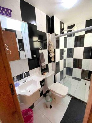 Bathroom - Relax & Home Office - Piscina, Lagoa e Clube (Sao Pedro da Aldeia)