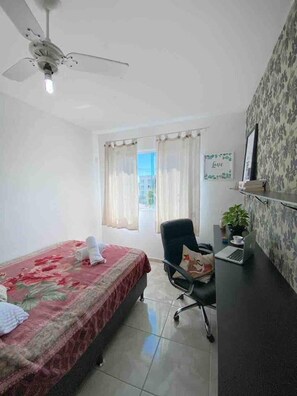 Apartamento, 2 camas Queen | 2 quartos, ferros/tábuas de passar roupa, Wi-Fi de cortesia