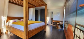 3 Schlafzimmer, Schreibtisch, Bügeleisen/Bügelbrett, Reisekinderbett