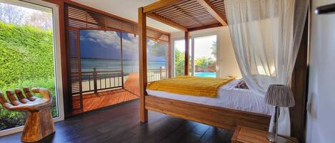 3 bedrooms, desk, iron/ironing board, travel crib