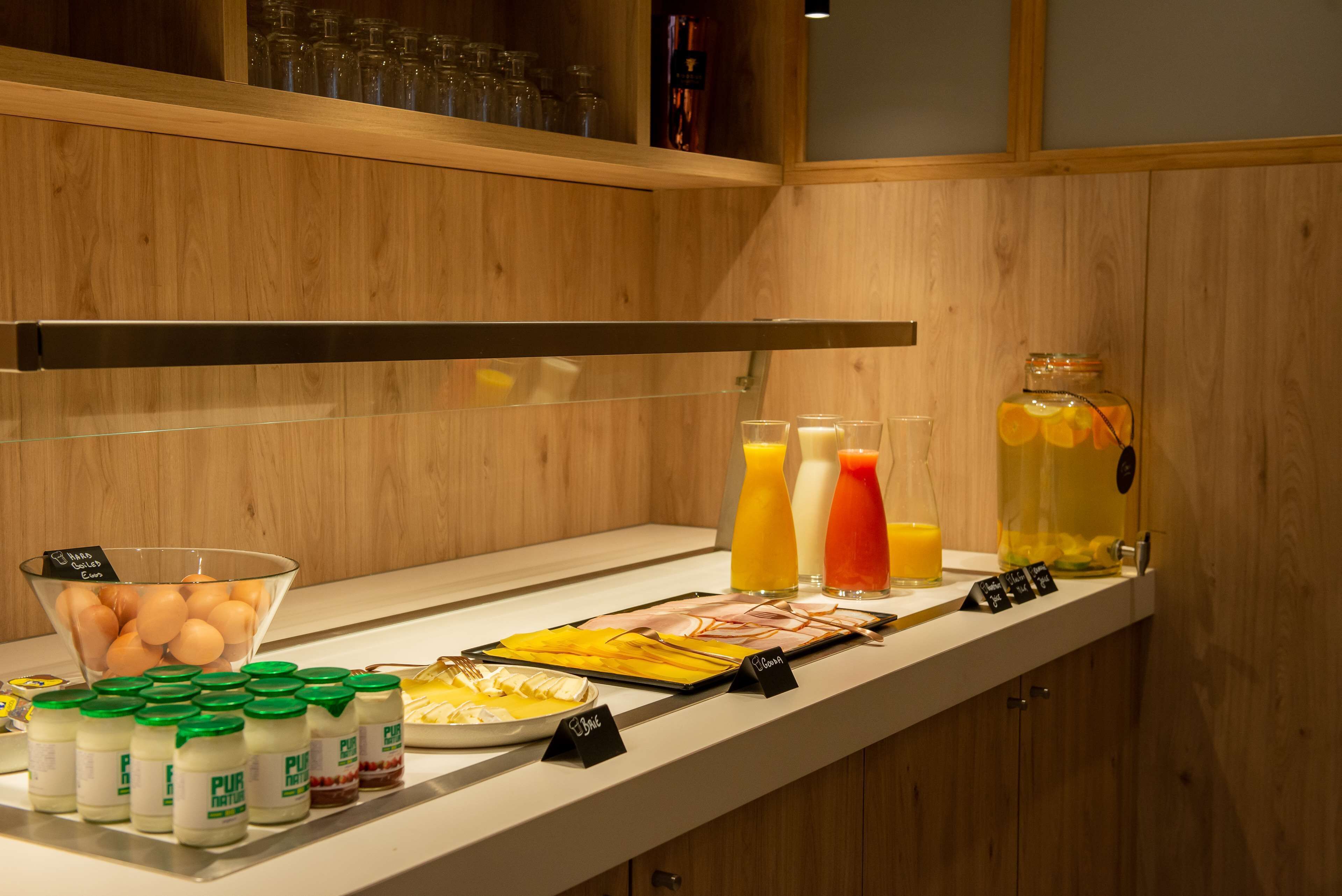 daily buffet breakfast (eur 20 per person)