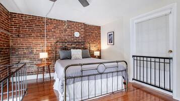 2 bedrooms, desk, iron/ironing board, free WiFi