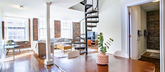 Unique Old City Loft - Minutes from Market Square
