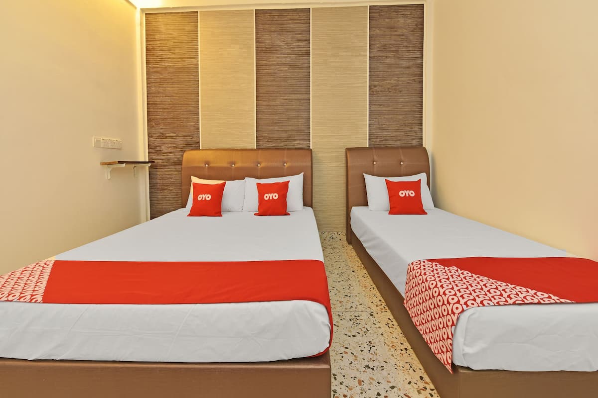 Habitación triple, baño privado | 1 habitación, wifi gratis y ropa de cama
