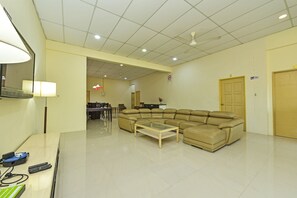 Lobby sitting area - OYO Home 90383 Chaah Homestay 1 (Chaah)