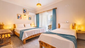 Comfort Triple Room | Individually furnished, desk, free WiFi - Hridaya Kas (Kas)