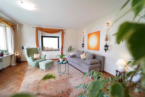 Large, quiet vacation apartment (approx. 70sqm) with large balcony and shared use of the garden
