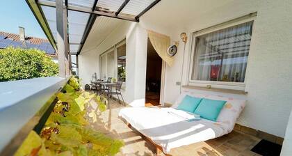 Große ruhige Ferienwohnung (ca. 70qm) mit großem Balkon und Gartenmitbenutzung