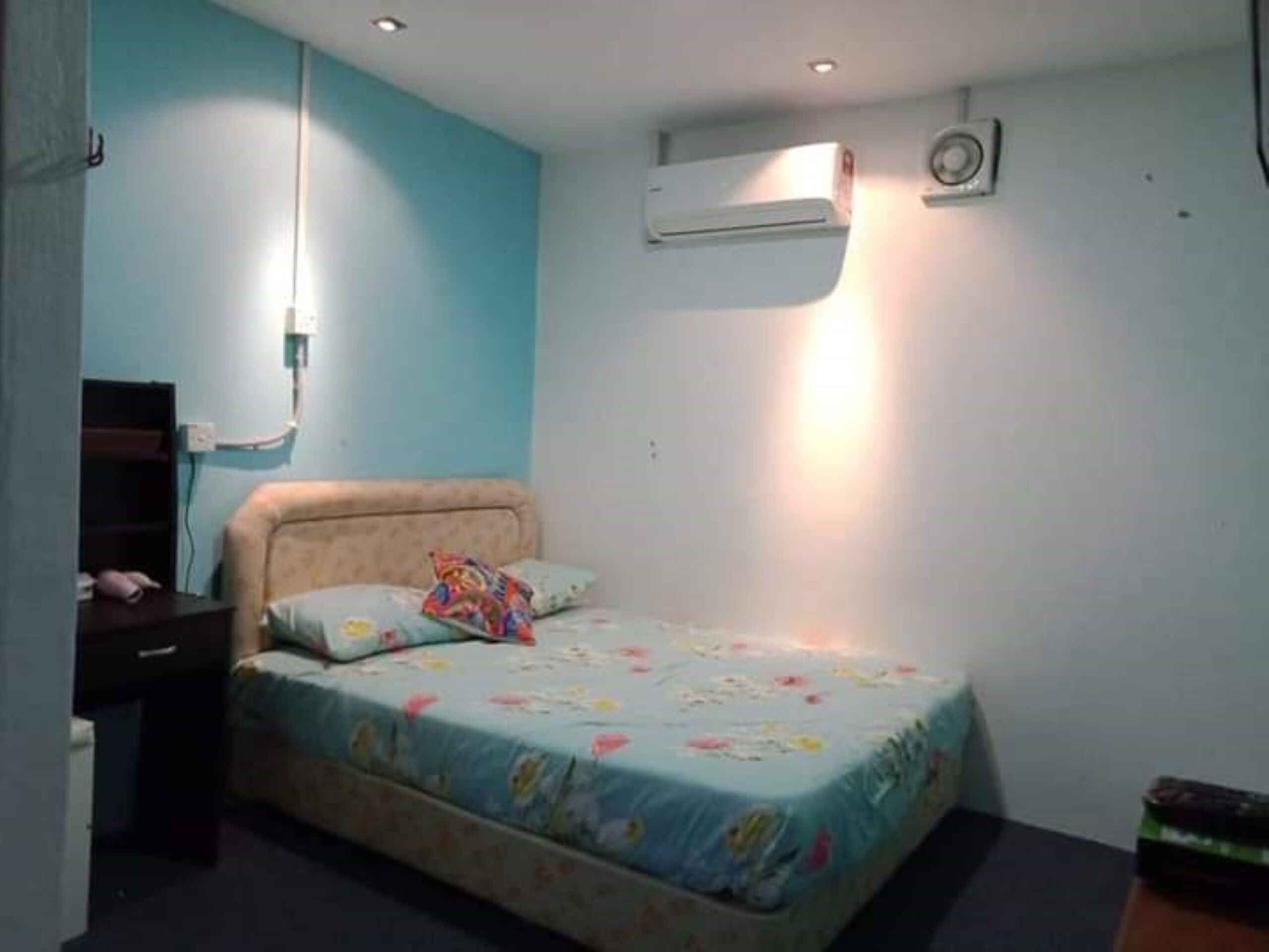 room, private bathroom | bed sheets