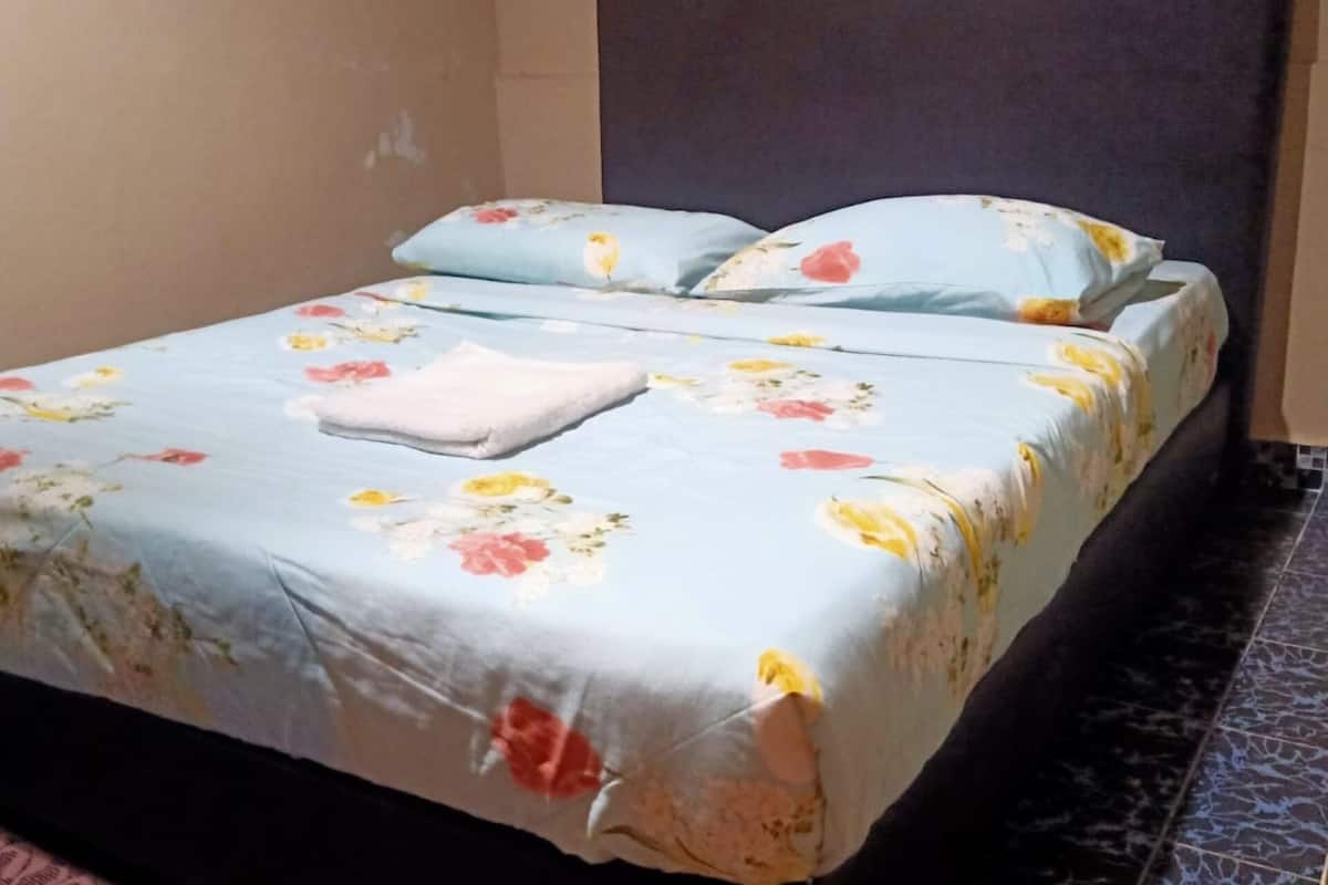 room, private bathroom | bed sheets