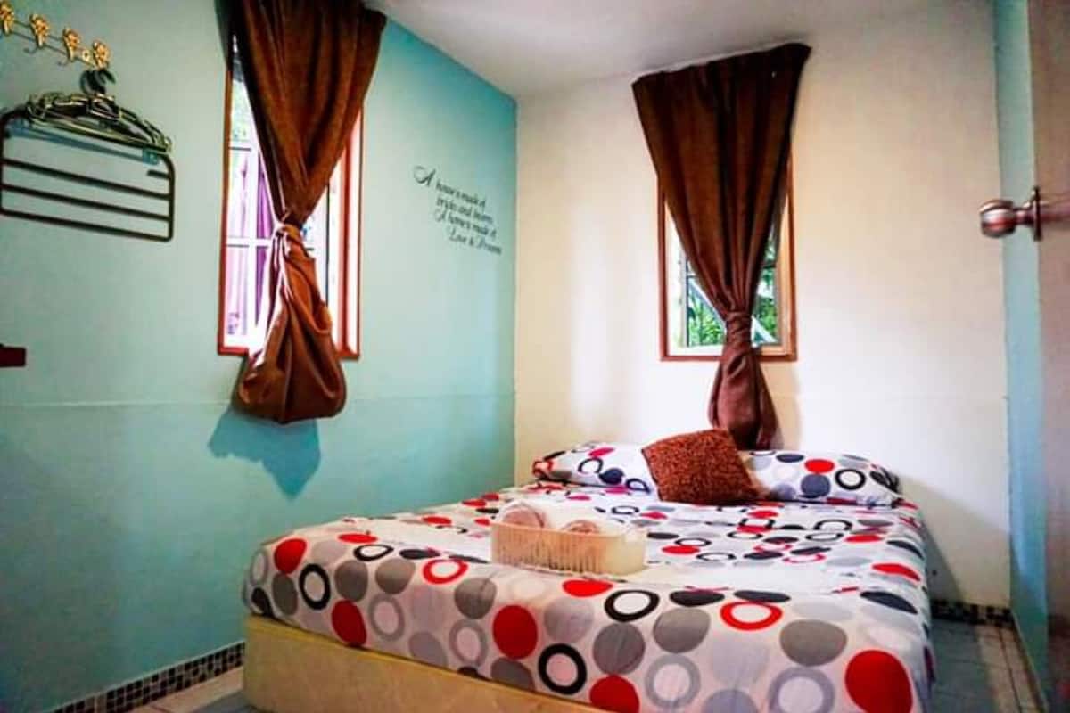 Room, 2 Bedrooms | 1 bedroom, bed sheets