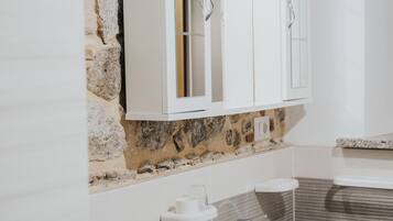 Appartamento, letti multipli | Bagno | Doccia, asciugamani