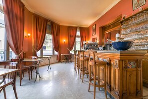 Bar (on property) - Montdidier Hôtel (Montdidier)