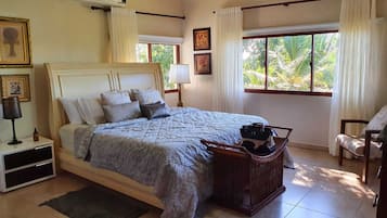 4 Schlafzimmer, Bügeleisen/Bügelbrett, kostenloses WLAN, Bettwäsche