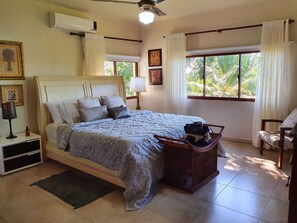 4 chambres, fer et planche à repasser, Wi-Fi gratuit, draps fournis